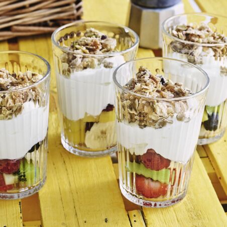 Obst-Schicht-Cocktail Obst-Schicht-Cocktail