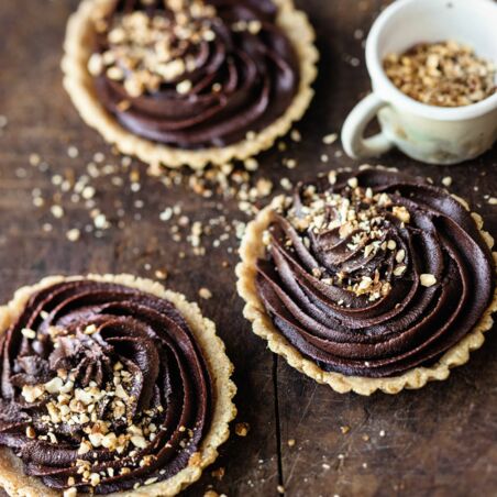 Tartes mit Nugat & Nusskrokant Tartes mit Nugat & Nusskrokant