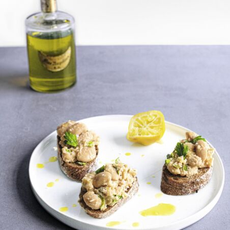 Hummus aus weißen Bohnen Hummus aus weißen Bohnen