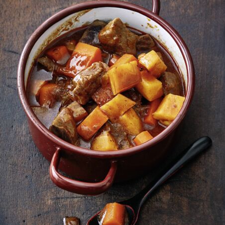 Rindfleischeintopf mit Wurzelgemüse Rindfleischeintopf mit Wurzelgemüse