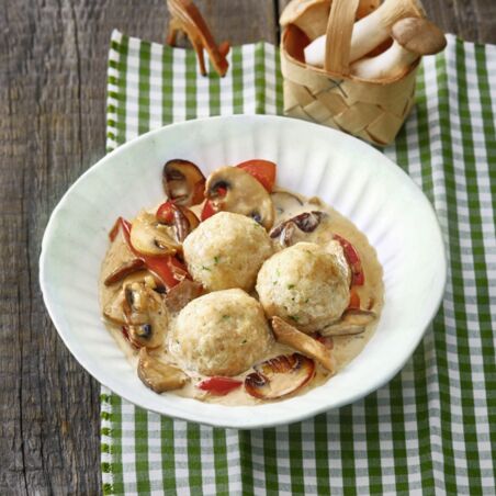 Mini-Knödel mit Pilzsauce Mini-Knödel mit Pilzsauce