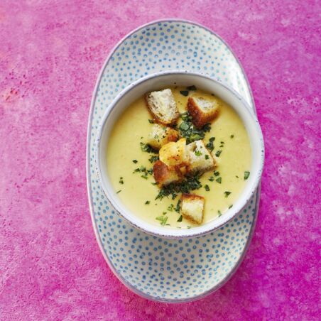 Kartoffelsuppe mit Croûtons Kartoffelsuppe mit Croûtons