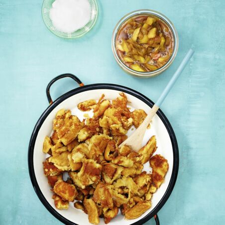 Kaiserschmarren mit Rhabarberkompott Kaiserschmarren mit Rhabarberkompott