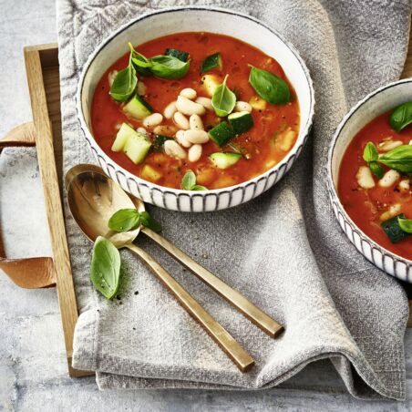 Ofentomatensuppe mit
weissen Bohnen Ofentomatensuppe mit
weissen Bohnen