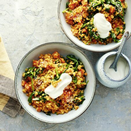 Linsen-Spinat-Topf mit Joghurt Linsen-Spinat-Topf mit Joghurt