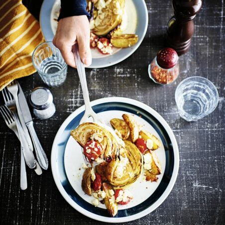 Weißkohl mit Feta und Ofenkartoffeln Weißkohl mit Feta und Ofenkartoffeln