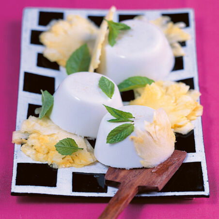 Kokospudding mit Ananas und Minze Kokospudding mit Ananas und Minze