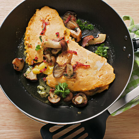 Käseomelett mit Speckpilzen Käseomelett mit Speckpilzen