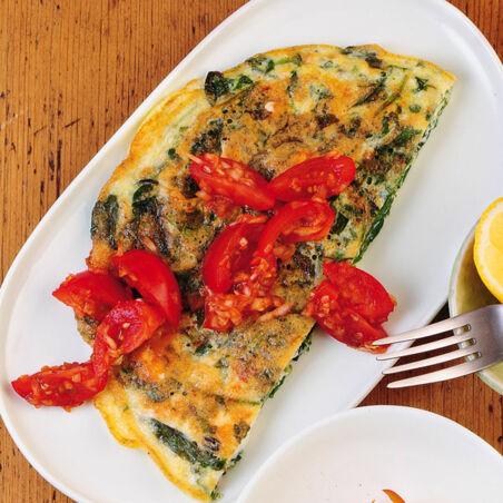 Spinat-Feta-Omelett mit Tomaten-Salsa Spinat-Feta-Omelett mit Tomaten-Salsa