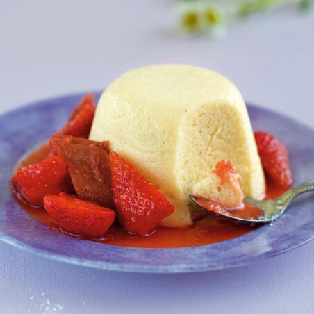 Grießflammeri mit Erdbeer-Rhabarber-Kompott Grießflammeri mit Erdbeer-Rhabarber-Kompott