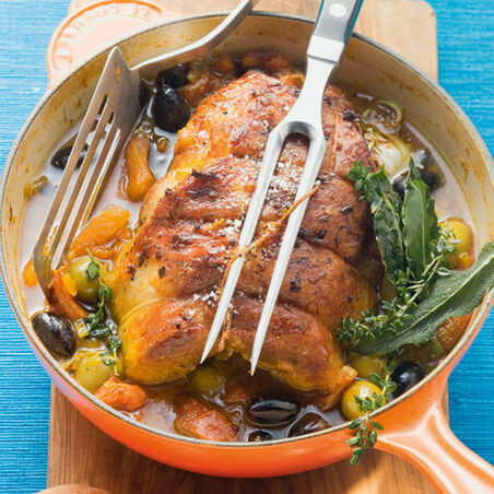 Geschmorte Kalbsbrust mit Safran und Oliven Geschmorte Kalbsbrust mit Safran und Oliven