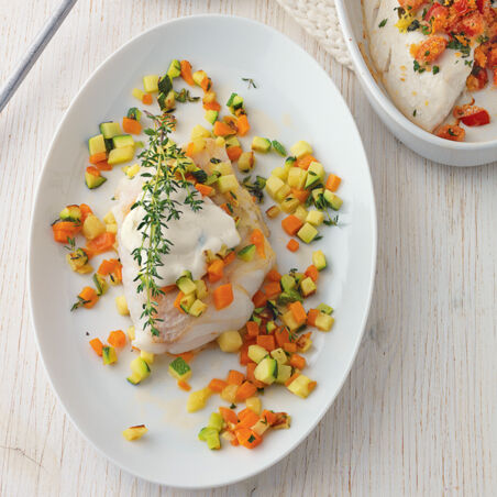 Kabeljau mit Zucchini-Möhren-Gemüse Kabeljau mit Zucchini-Möhren-Gemüse