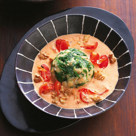 Spinatklöße in Ricotta-Tomatensauce Spinatklöße in Ricotta-Tomatensauce