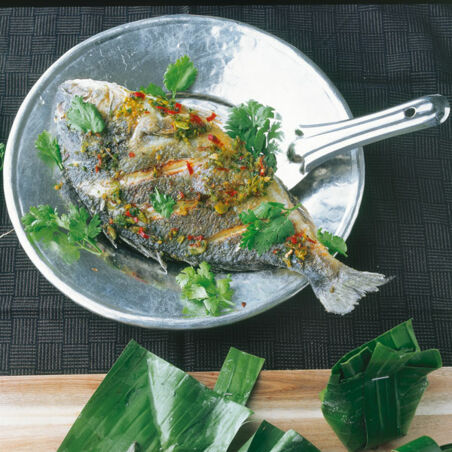 Gebratene Brasse mit Chilisauce Gebratene Brasse mit Chilisauce