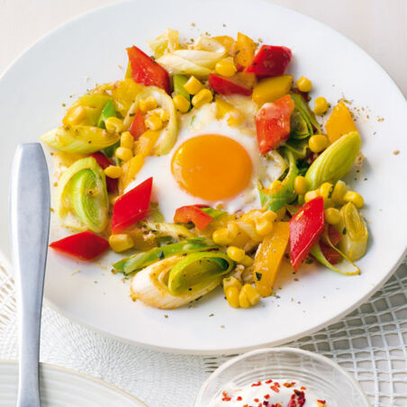 Pfannengemüse mit Spiegelei Pfannengemüse mit Spiegelei