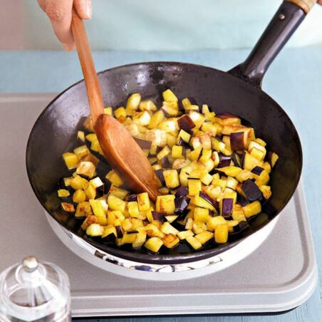 Salat-Pitas mit Kräuter-Joghurt-Dressing Salat-Pitas mit Kräuter-Joghurt-Dressing