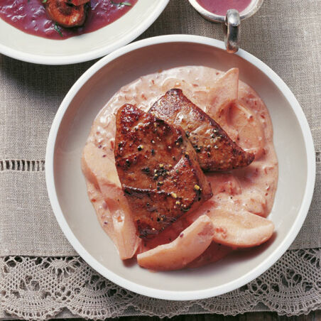 Leberschnitten mit Äpfeln und Zwiebeln Leberschnitten mit Äpfeln und Zwiebeln