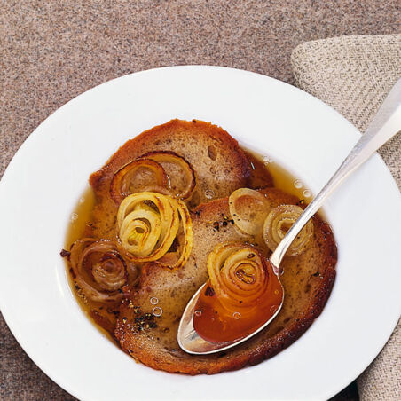Aufgeschmalzene Brotsuppe Aufgeschmalzene Brotsuppe