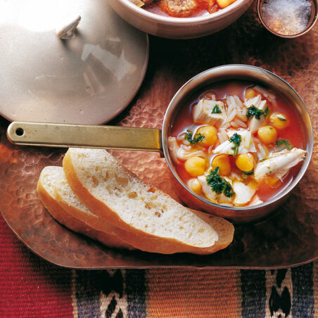 Hühnersuppe mit Reis und Kichererbsen Hühnersuppe mit Reis und Kichererbsen