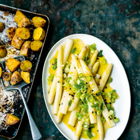 Spargel mit Passionsfrucht-Vinaigrette Spargel mit Passionsfrucht-Vinaigrette