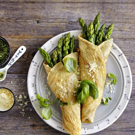 Pfannkuchen mit grünem Spargel Pfannkuchen mit grünem Spargel