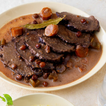 Sauerbraten mit Wurzelgemüse Sauerbraten mit Wurzelgemüse