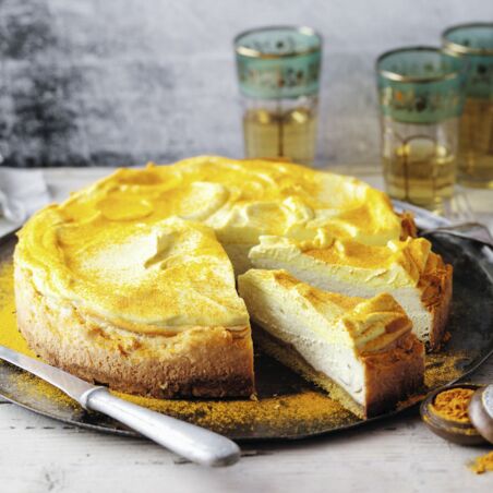 Chai-Cheesecake mitKurkuma-Honig-Frosting Chai-Cheesecake mitKurkuma-Honig-Frosting