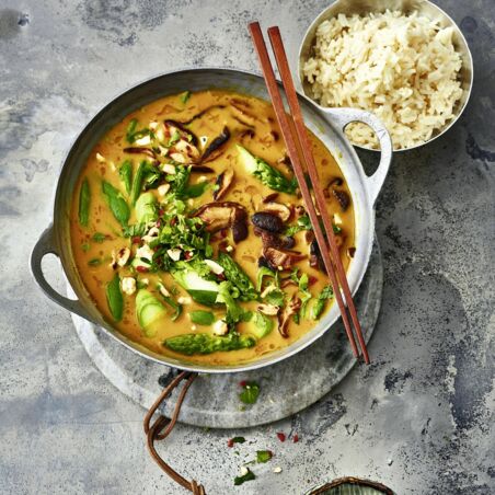 Kokos-Curry mit Shiitake und grünem Gemüse Kokos-Curry mit Shiitake und grünem Gemüse
