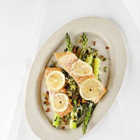 Knusper-Spargel
mit Zitronen-Lachs Knusper-Spargel
mit Zitronen-Lachs