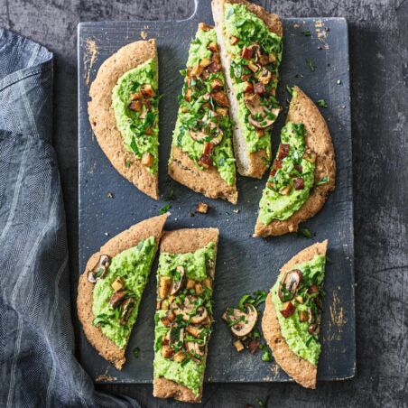 Pinsa mit Edamamecreme Pinsa mit Edamamecreme