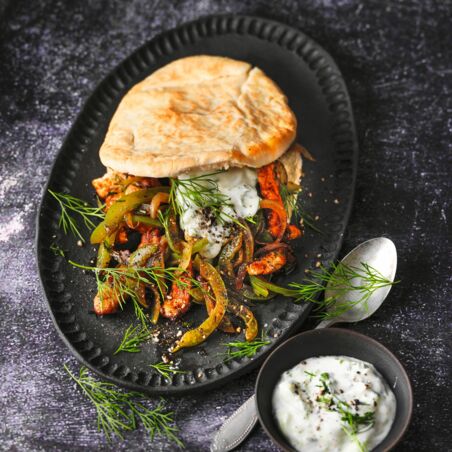 Gyros-Pita mit Zaziki Gyros-Pita mit Zaziki