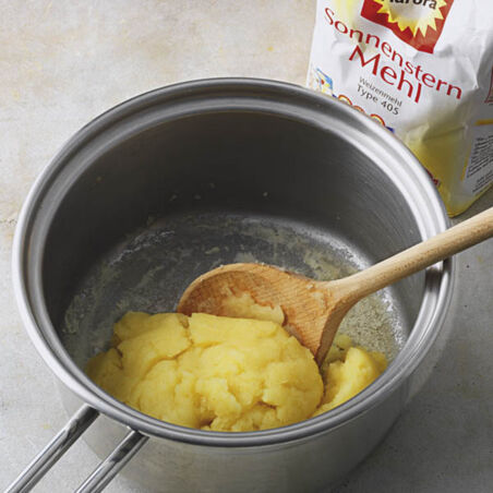 Windbeutel mit Preiselbeeren Windbeutel mit Preiselbeeren