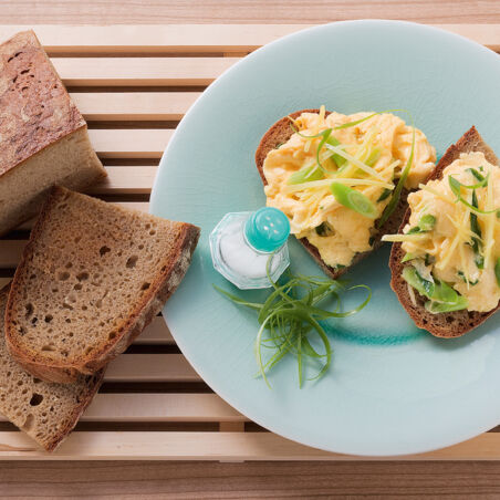 Rührei mit Ingwer und Zwiebelgrün Rührei mit Ingwer und Zwiebelgrün