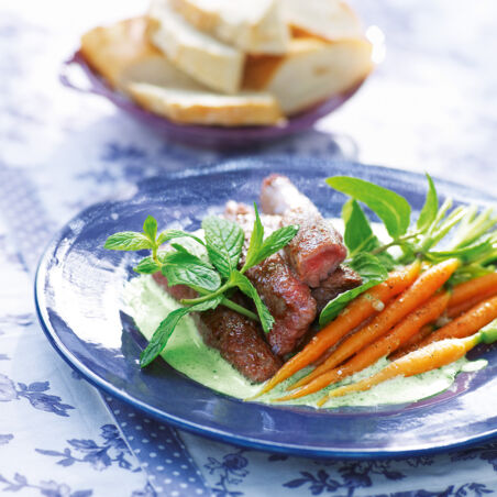 Lammfilets mit Minze-Petersilien-Sauce Lammfilets mit Minze-Petersilien-Sauce