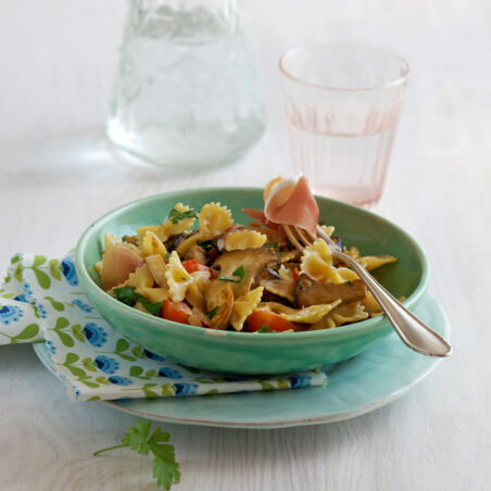 Farfalle mit Pilzen in Rahm Farfalle mit Pilzen in Rahm