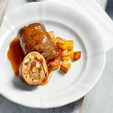 Rinderrouladen mit Schinken und Pilzen Rinderrouladen mit Schinken und Pilzen