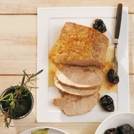 Geschmorte Schweinelende mit Pflaumen Geschmorte Schweinelende mit Pflaumen
