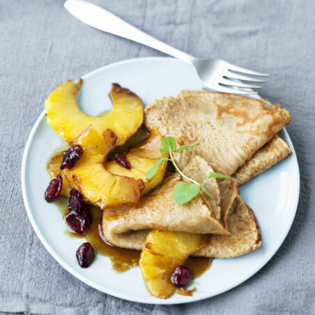Crêpes mit karamellisierter Ananas Crêpes mit karamellisierter Ananas