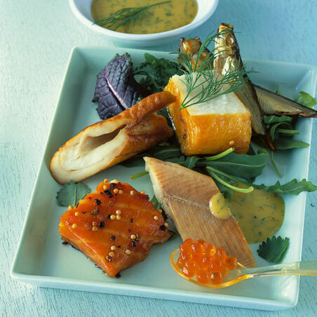 Fischteller mit Dill-Senfsauce Fischteller mit Dill-Senfsauce