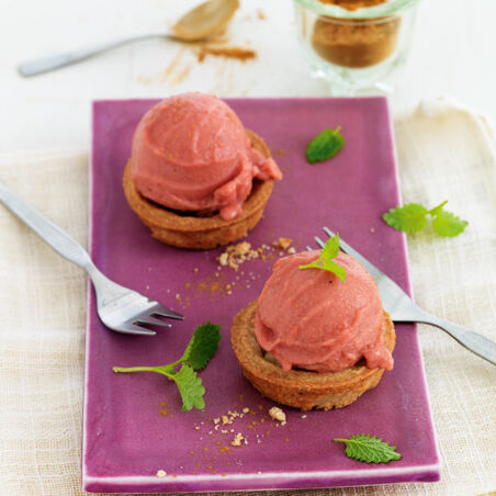 Zimttarteletts mit Bratapfelsorbet Zimttarteletts mit Bratapfelsorbet