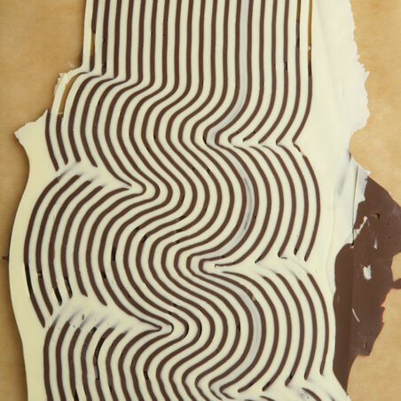 Gestreifte Schokoladenplättchen Gestreifte Schokoladenplättchen