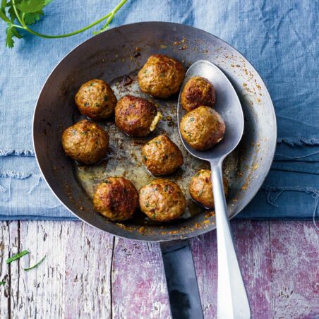 Gefüllte Kräuter-Hackbällchen Gefüllte Kräuter-Hackbällchen