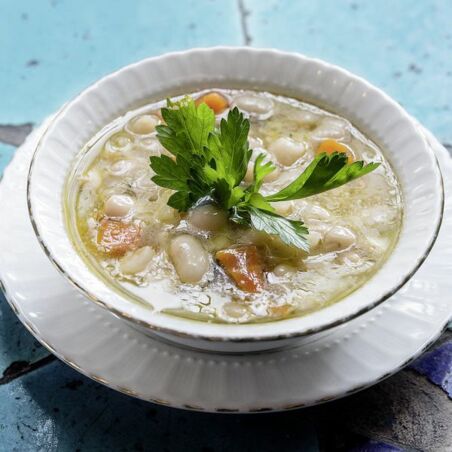 WEISSE BOHNEN AUF PILAKI-ART WEISSE BOHNEN AUF PILAKI-ART