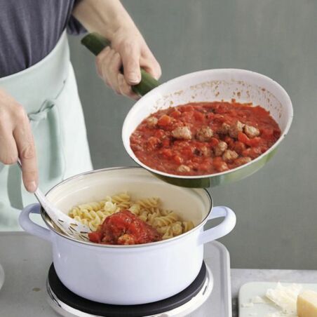 Pasta mit Bratwurstsugo Pasta mit Bratwurstsugo