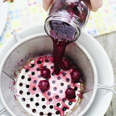Schwarzwälder Kirsch aus dem Glas Schwarzwälder Kirsch aus dem Glas