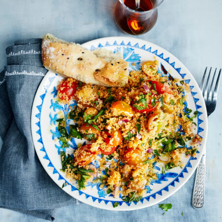 Couscous-Salat mit Quetschtomaten Couscous-Salat mit Quetschtomaten