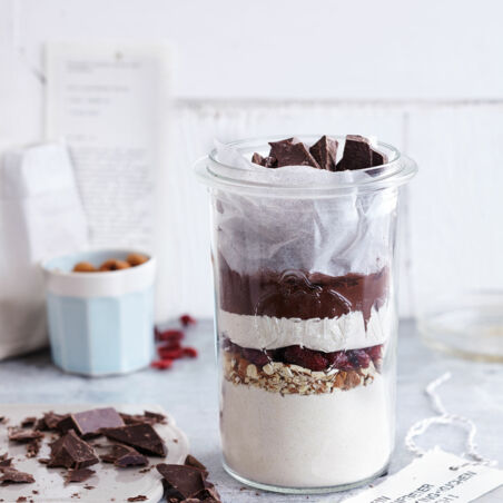 Geschenk im Glas Mandelwürfel mit Cranberrys Geschenk im Glas Mandelwürfel mit Cranberrys
