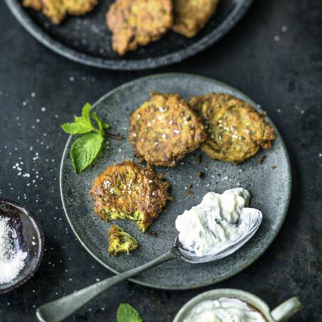 Griechische Linsentaler mit Zaziki Griechische Linsentaler mit Zaziki