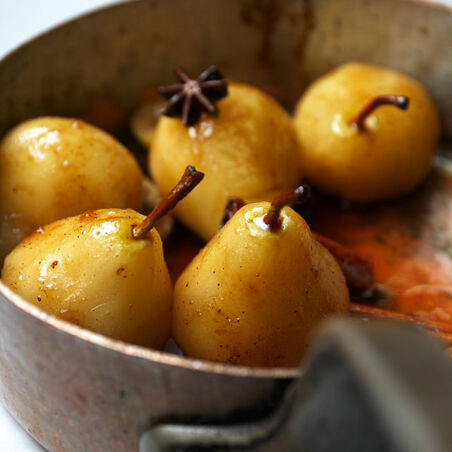 Gewürzbirnen mit Karamellparfait Gewürzbirnen mit Karamellparfait