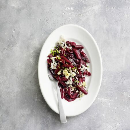 Rote-Bete-Meerrettich-Nudeln Rote-Bete-Meerrettich-Nudeln